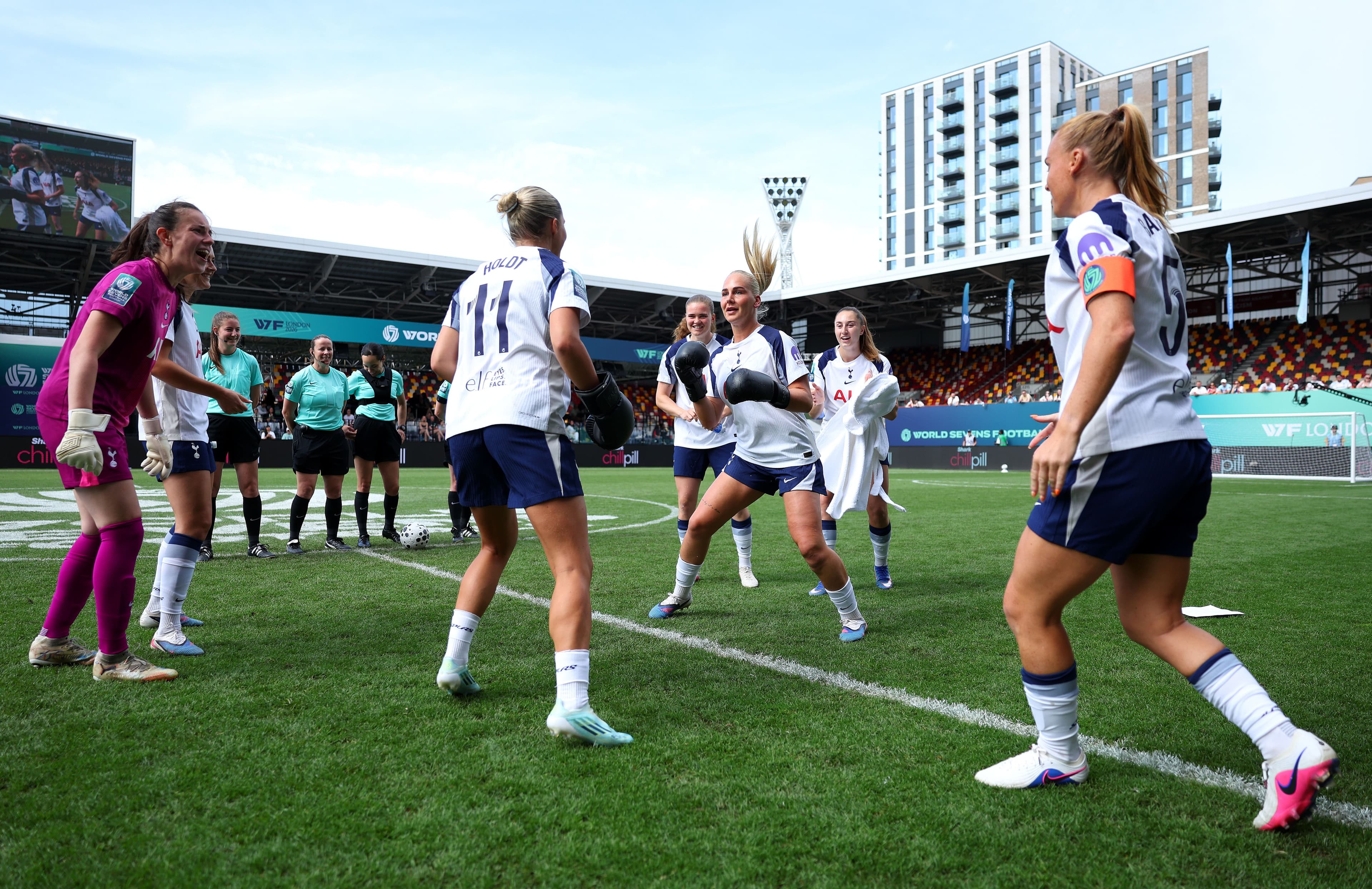 Spurs Score Four Times in First Triumph of Tournament